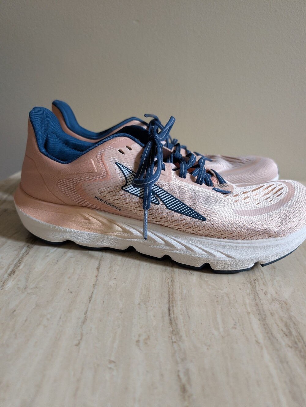 Altra Provision 6 in Dusty Pink/Navy Sz 10.5